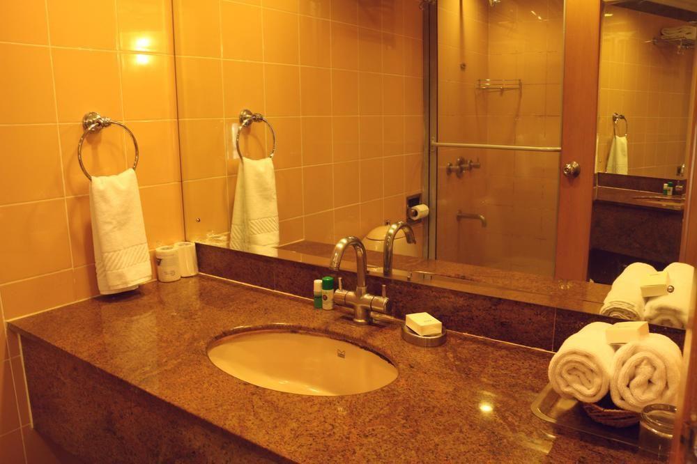 Capital O 333 Hotel Crystal Homes Bangalore Extérieur photo