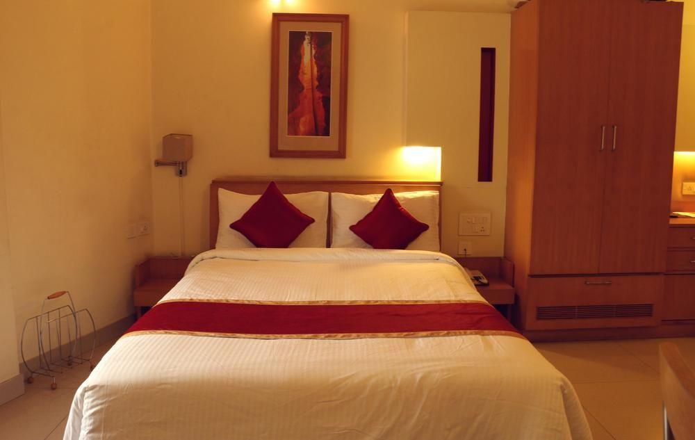 Capital O 333 Hotel Crystal Homes Bangalore Extérieur photo